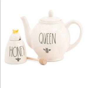 Rae Dunn Queen Bee Tea Gift Set